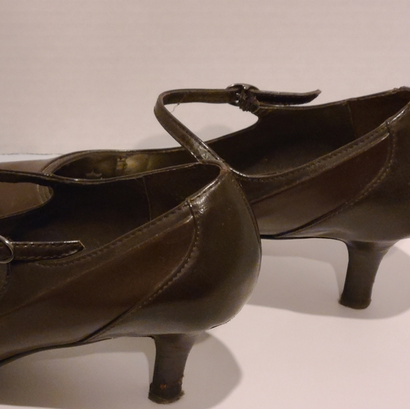 East 5th Ave Heels - Picture 7 of 13